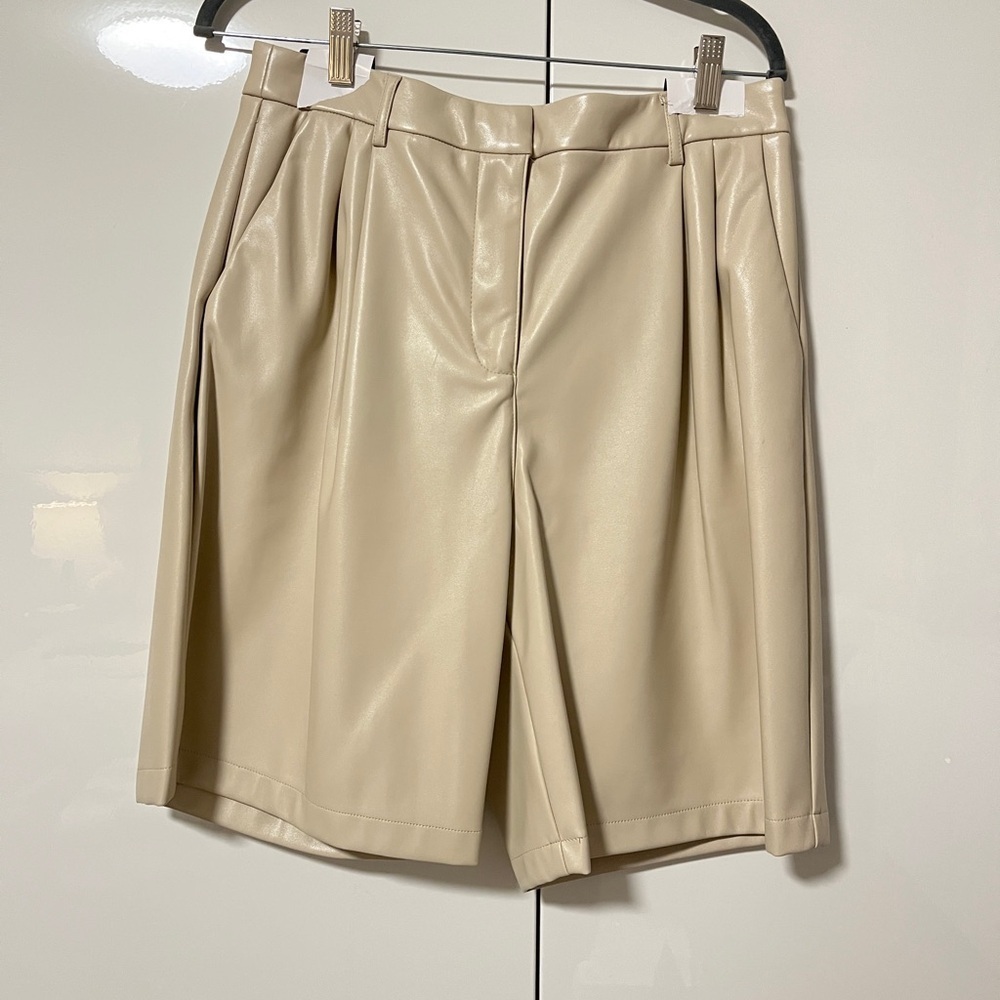 NWOT X REVOLVE House of Harlow Cream Tailored Leather Bermuda Shorts, Size M